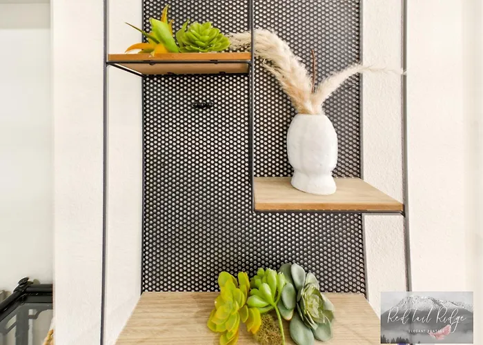 Downtown Vintage Modern Home Pnw Wineries
