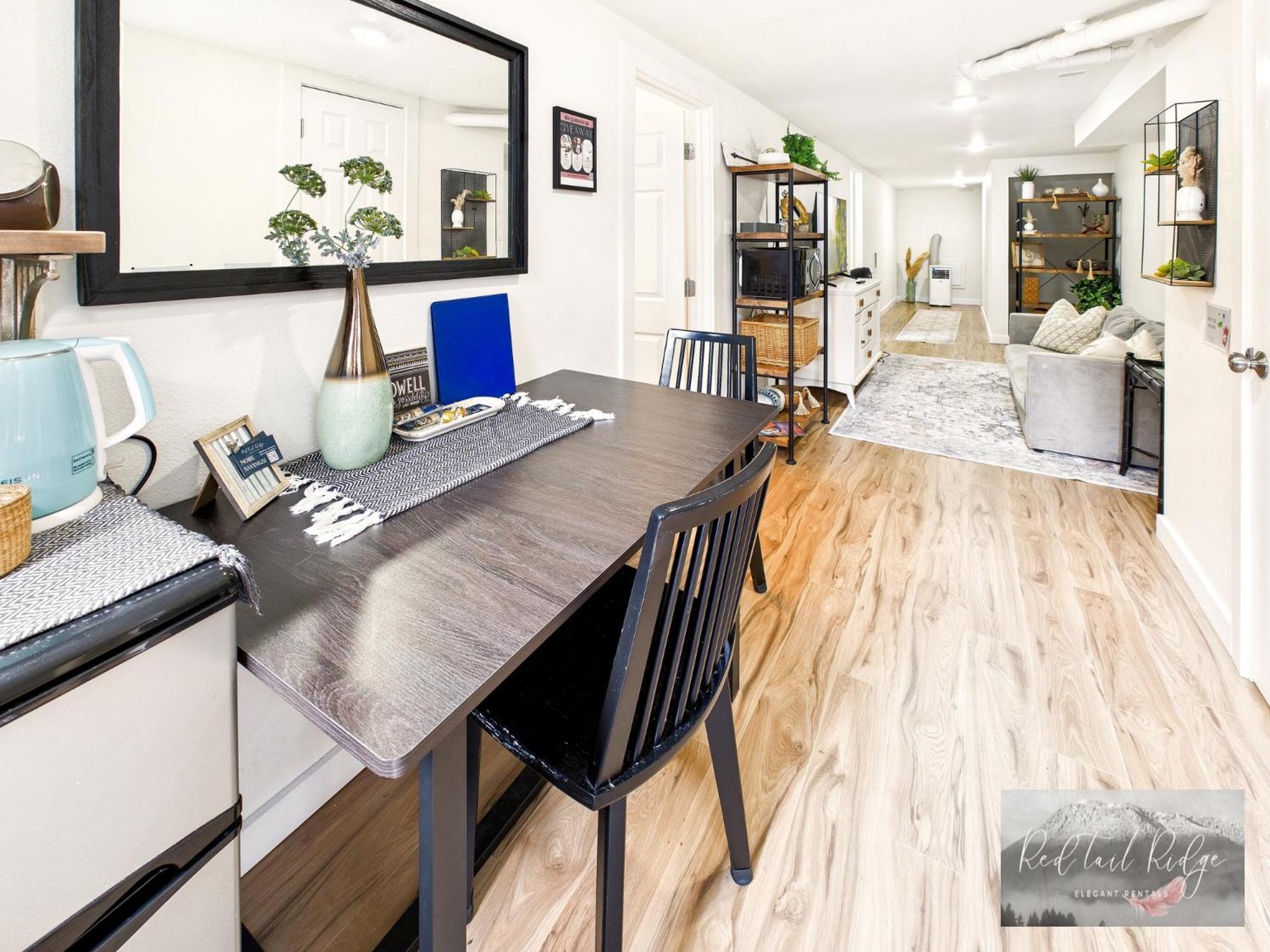Downtown Vintage Modern Pnw Wineries Apartamento *